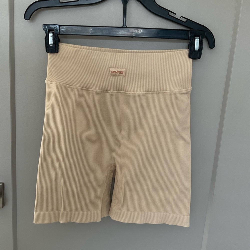 Pleated Bo and Tee Workout Leggings